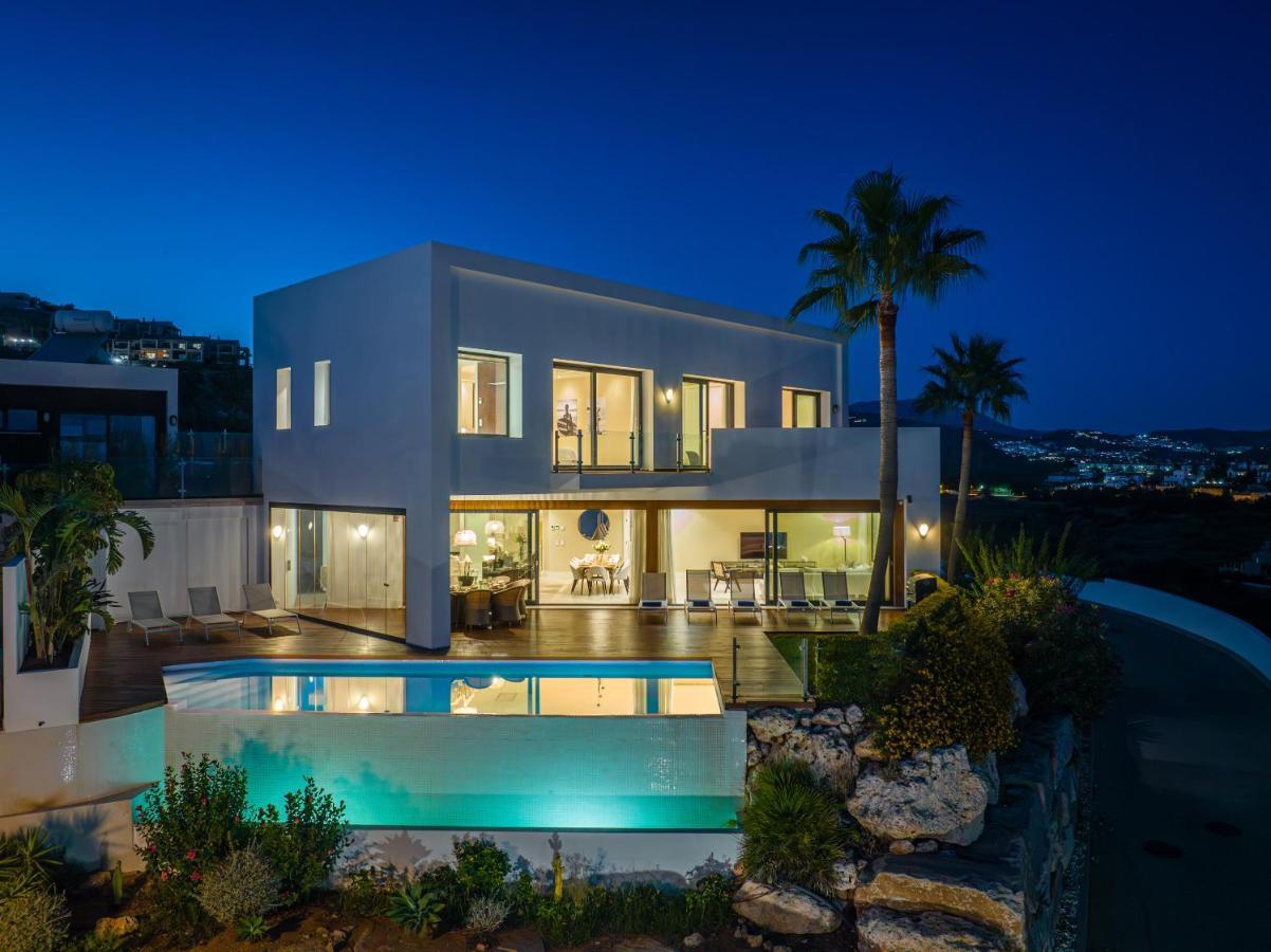 Vacation Marbella I Villa Paraiso The View, Infinity Heated Pool, Sea View, 24-7 Security, Golf Courses Estepona Extérieur photo